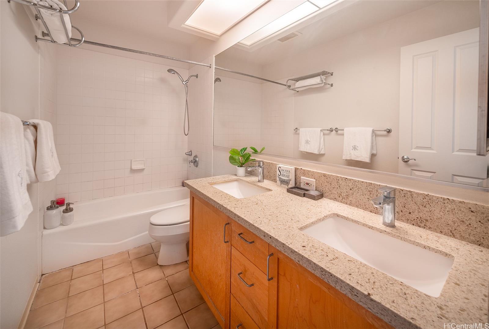 Photo 14 of 23