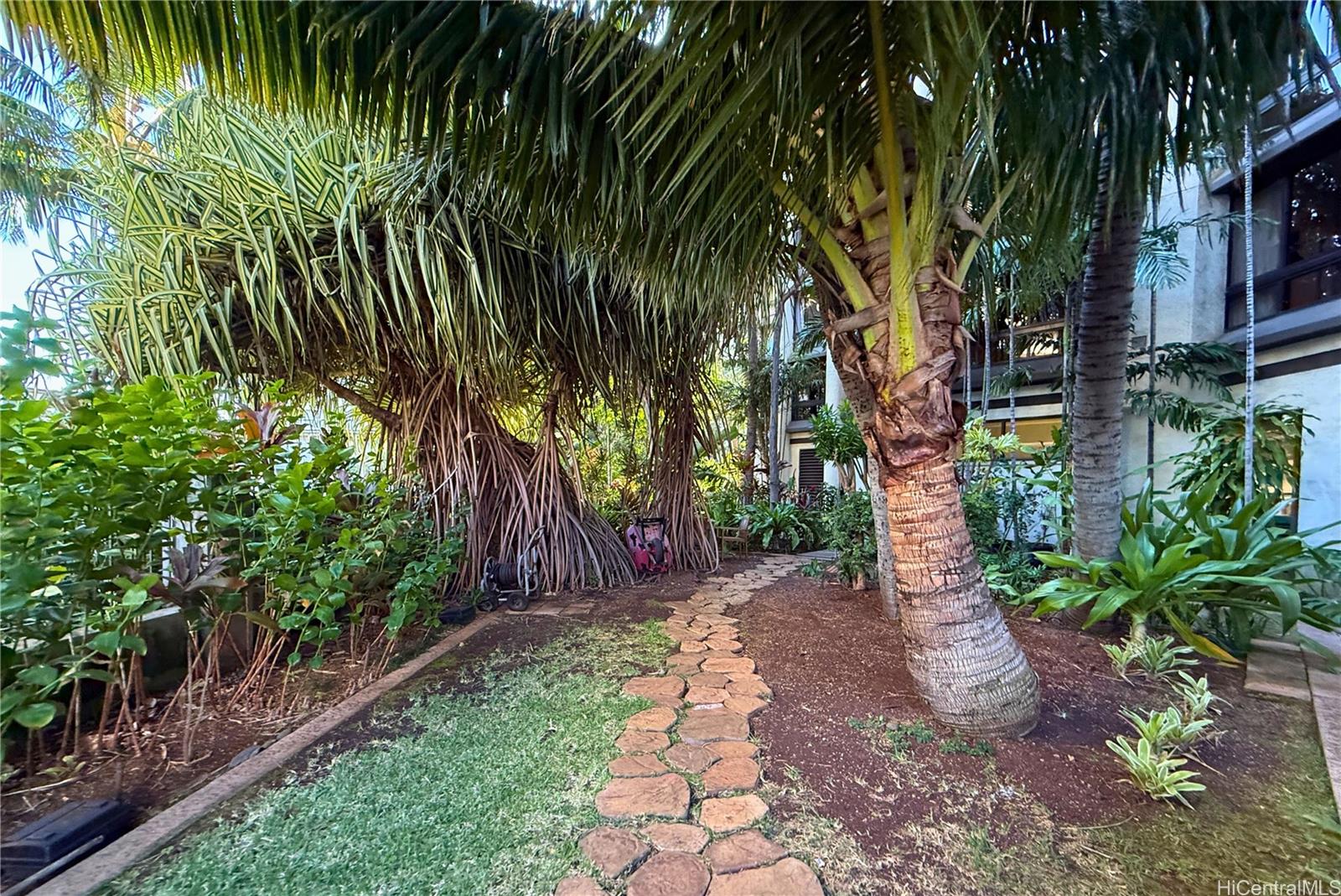 Photo 16 of 22