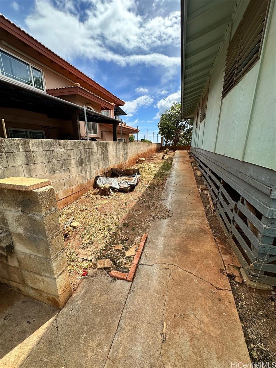 92-695 Paaka Paakai Street