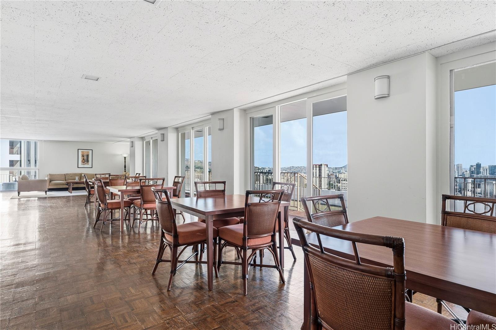 Photo 19 of 22