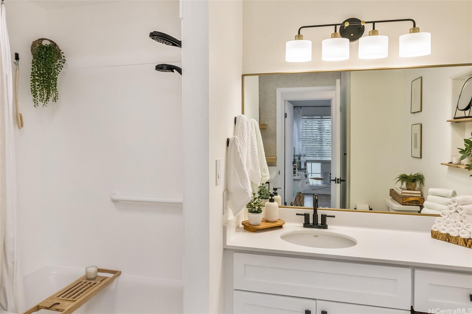 Photo 9 of 25