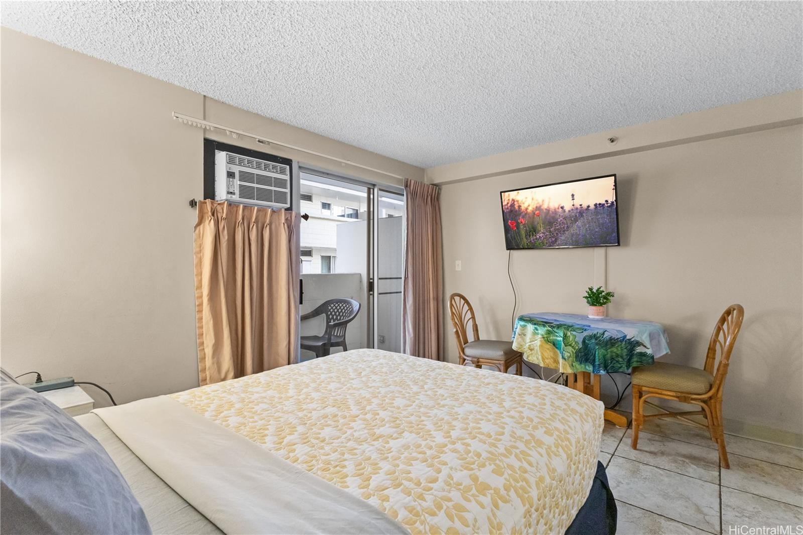 2463 Kuhio Avenue  Unit 306