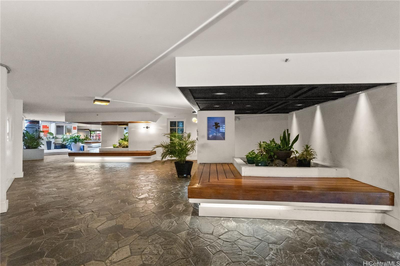 2463 Kuhio Avenue  Unit 306