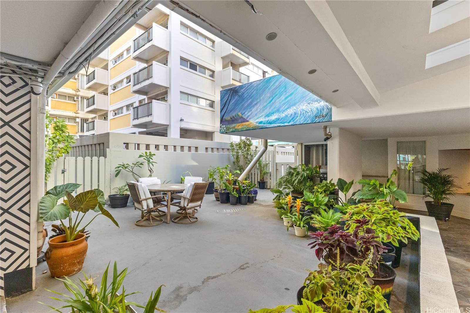 2463 Kuhio Avenue  Unit 306