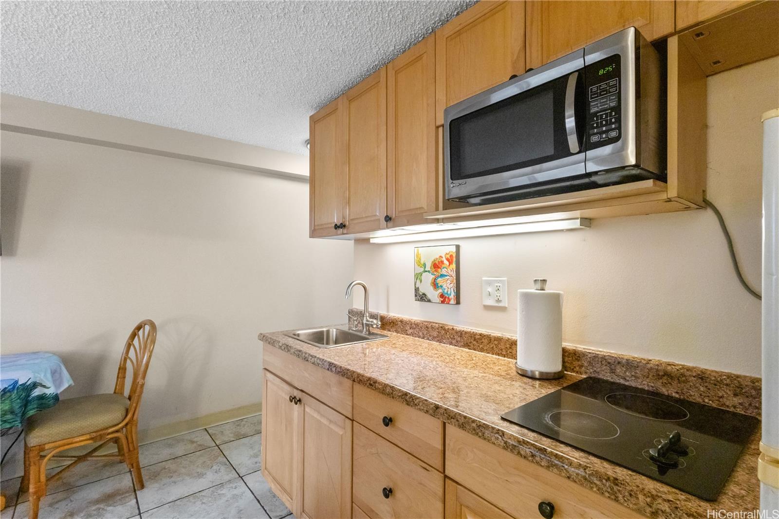 2463 Kuhio Avenue  Unit 306