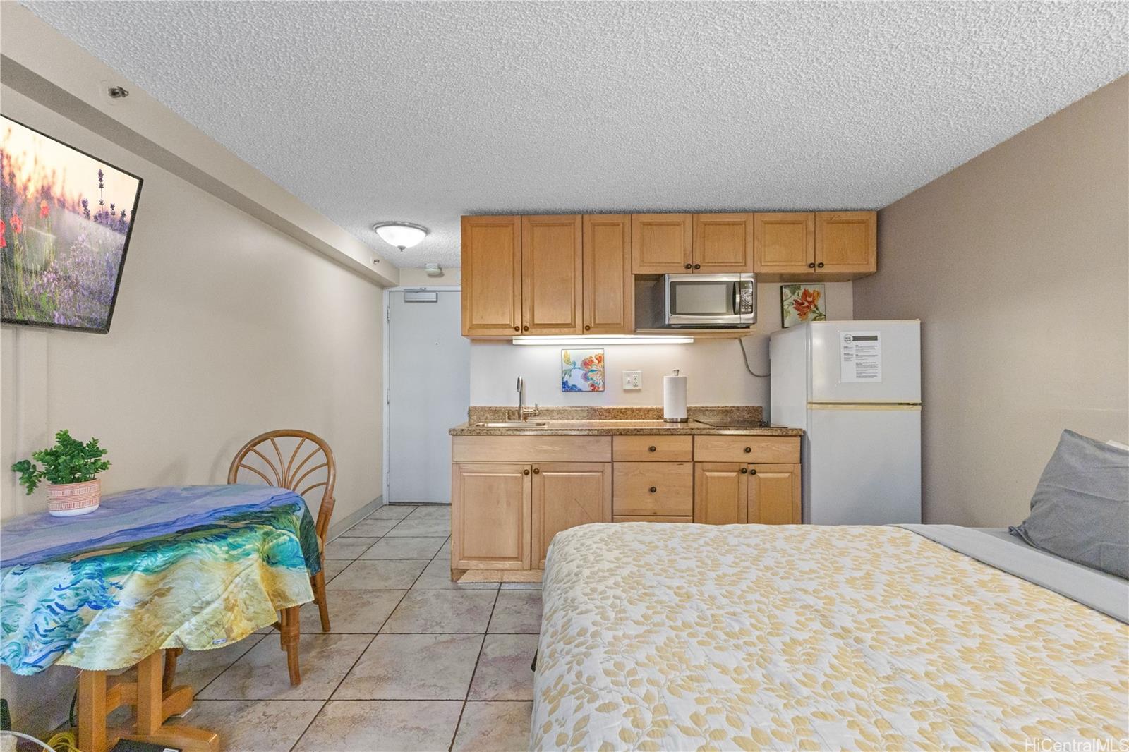 2463 Kuhio Avenue  Unit 306