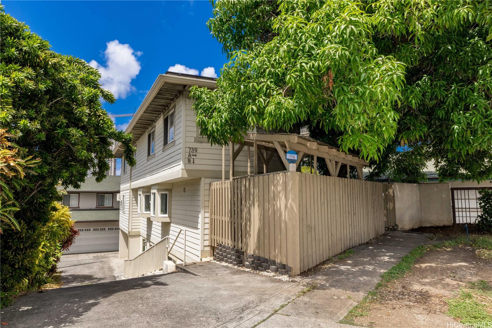 739 Kinalau Place 1