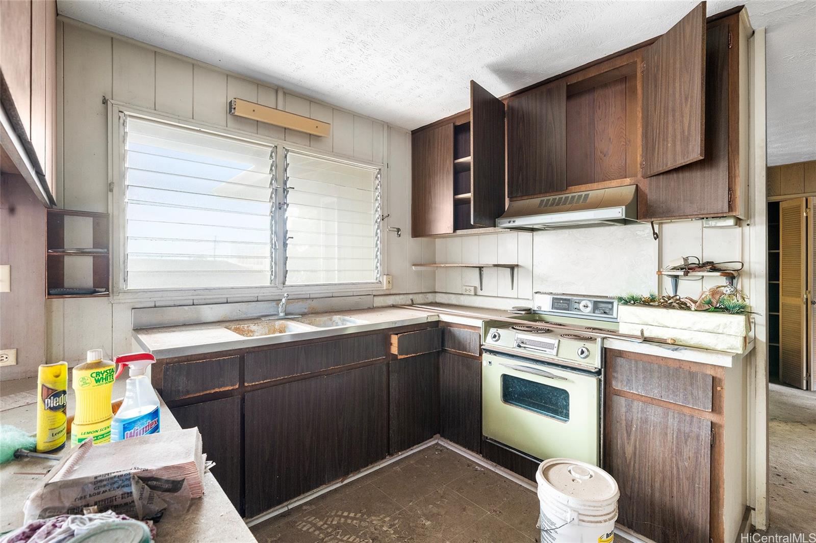 94-815 Waipahu Street