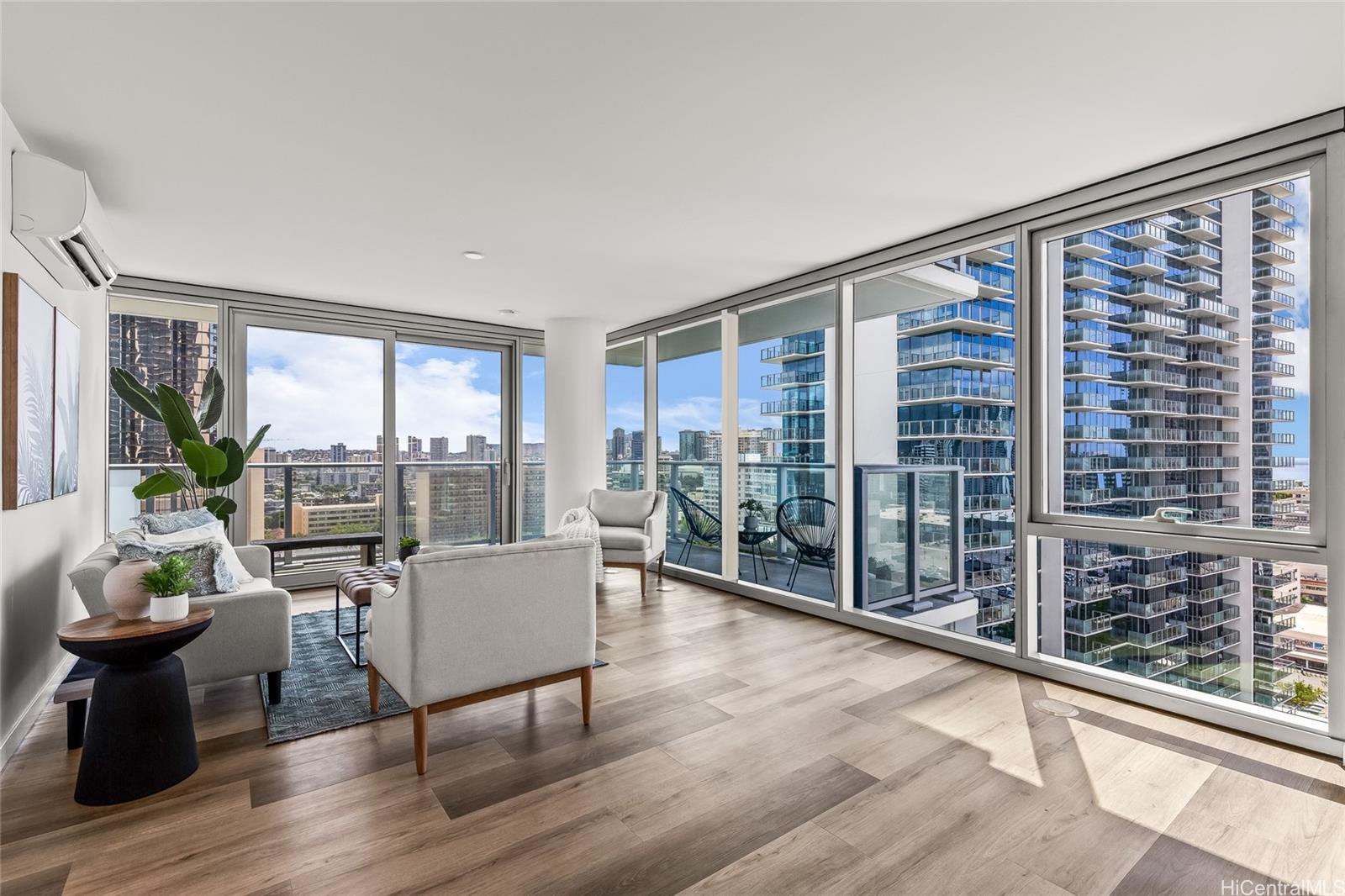 1515 Liona Street  Unit 1801