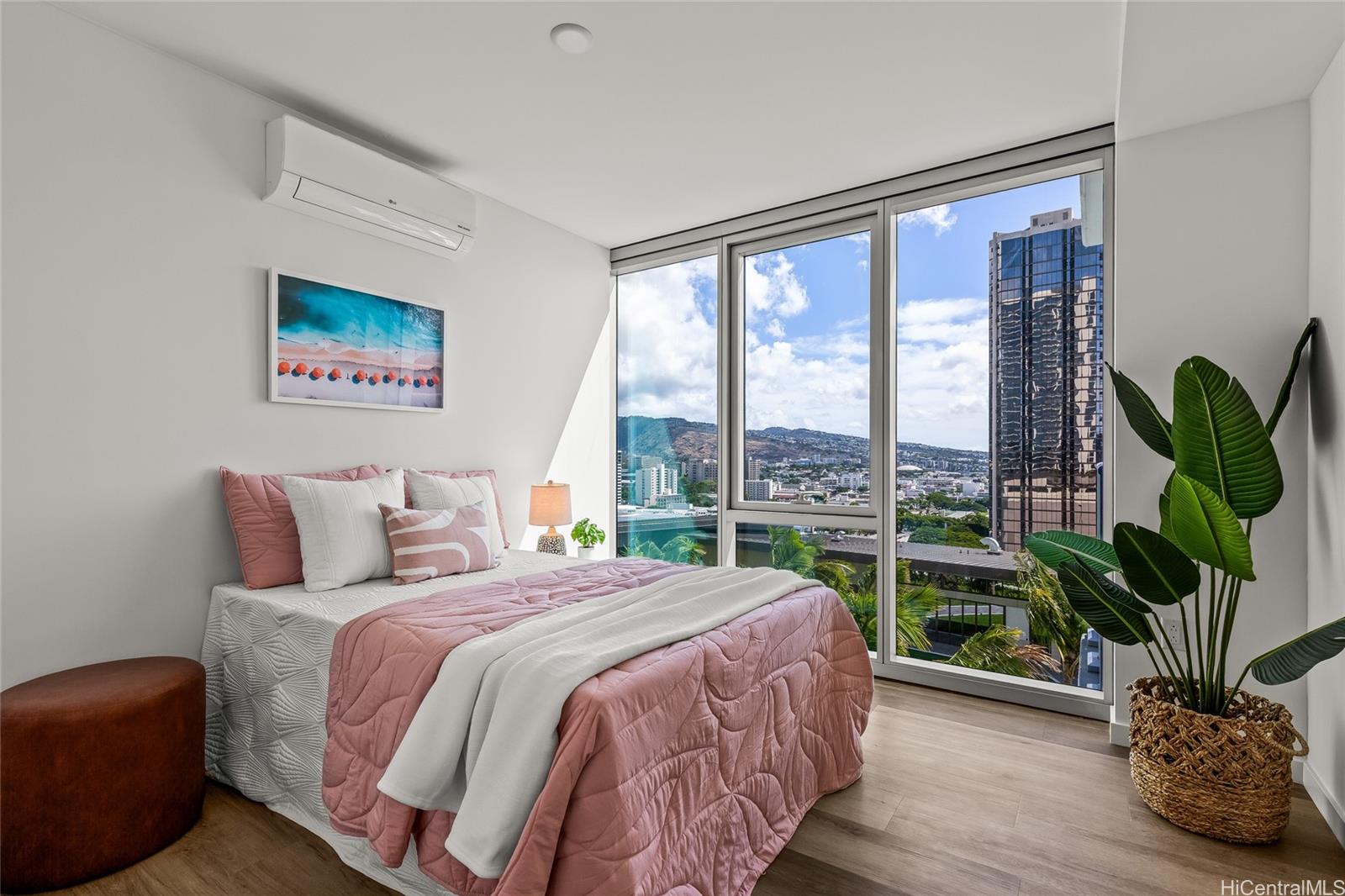 1515 Liona Street  Unit 1801