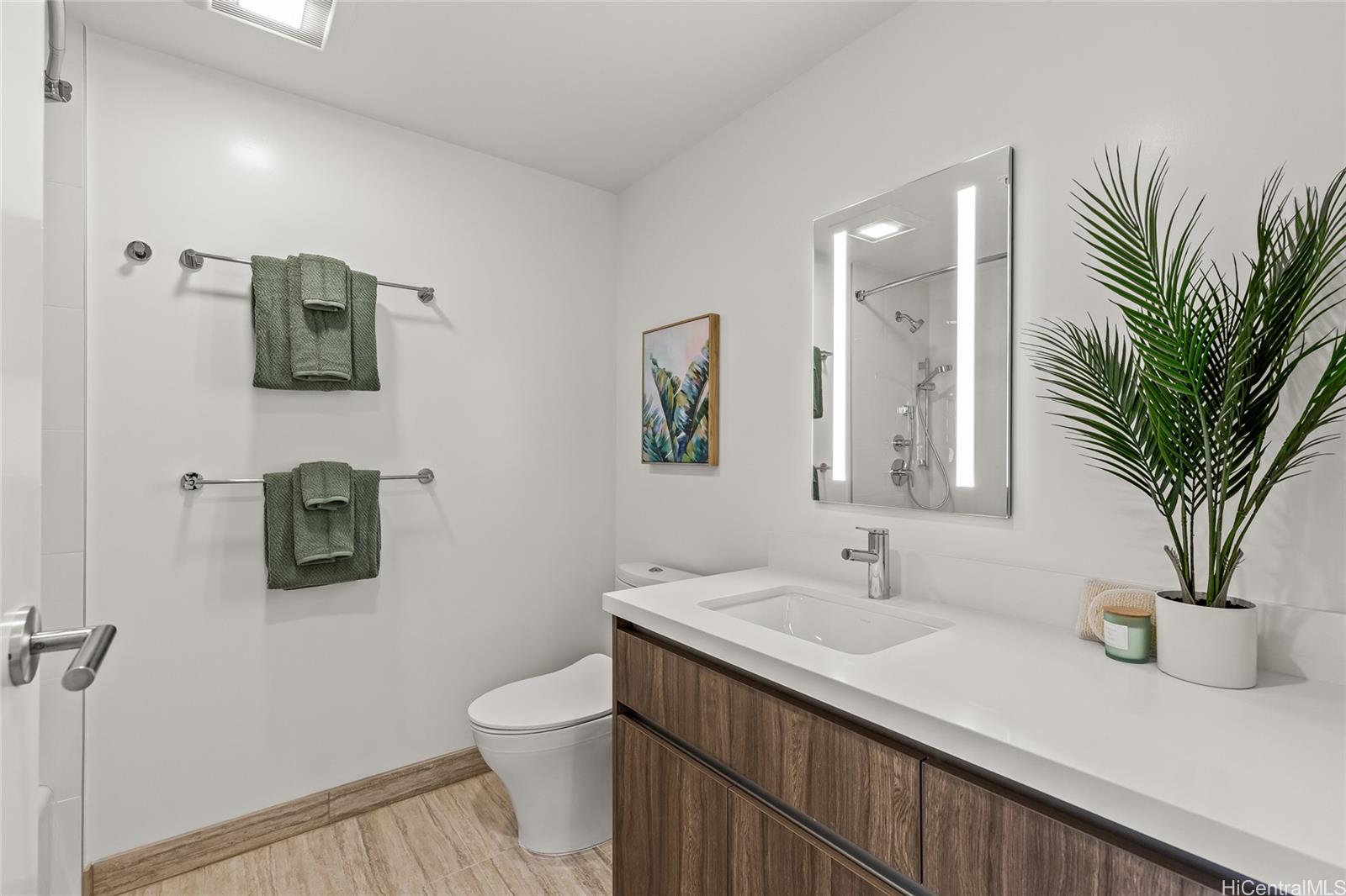1515 Liona Street  Unit 1801