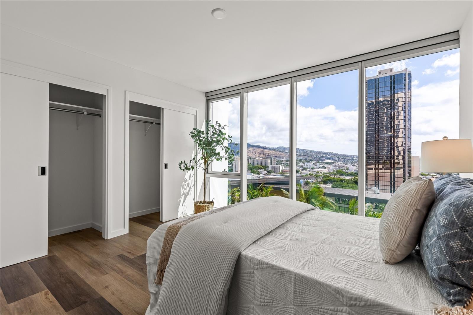 1515 Liona Street  Unit 1801