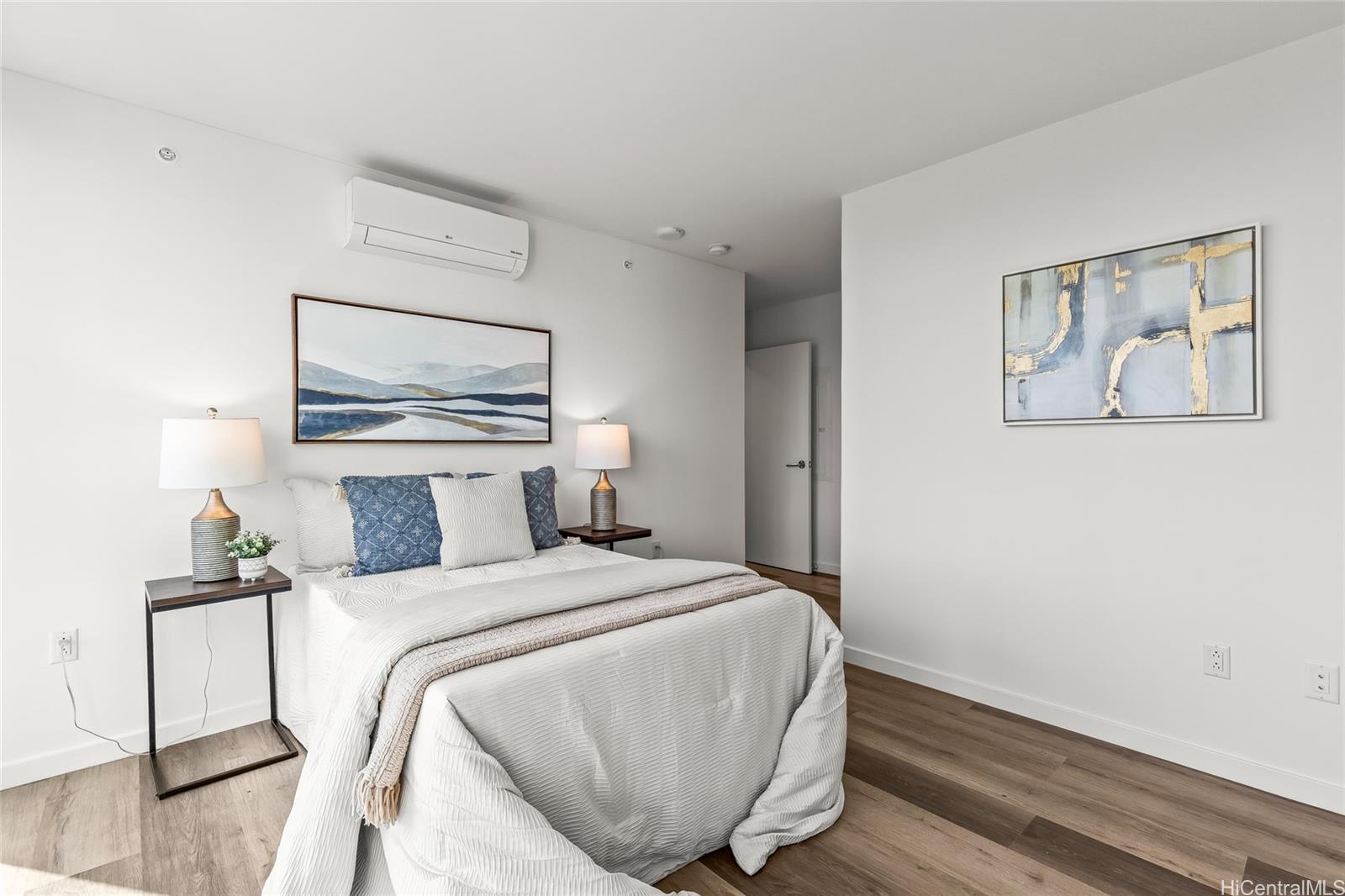 1515 Liona Street  Unit 1801
