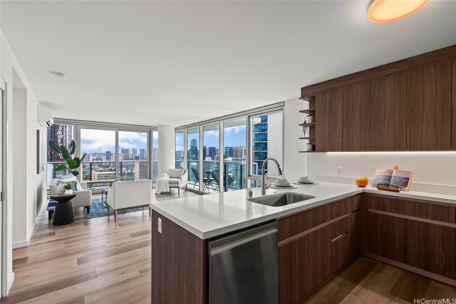 1515 Liona Street  Unit 1801