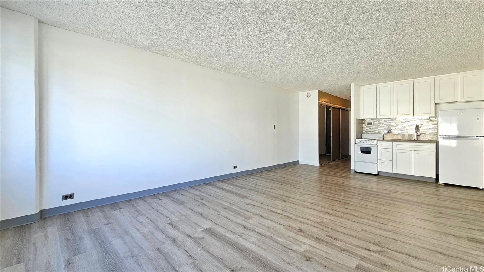 747 Amana Street 801