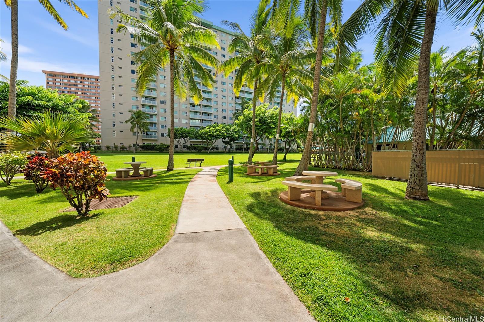 3009 Ala Makahala Place 1403