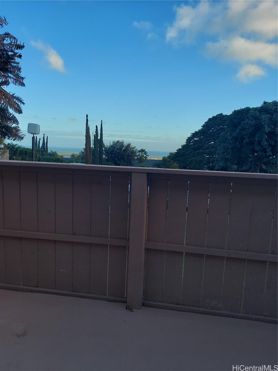 Photo 21 of 25