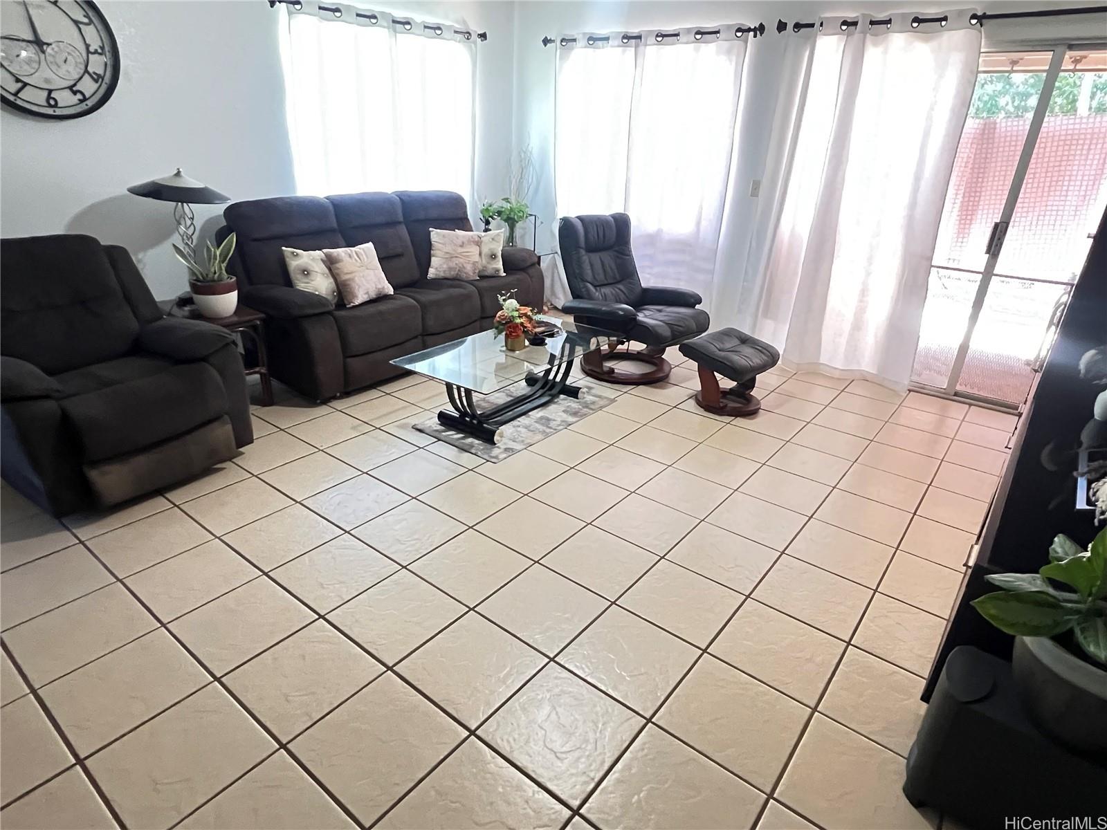 Photo 7 of 25