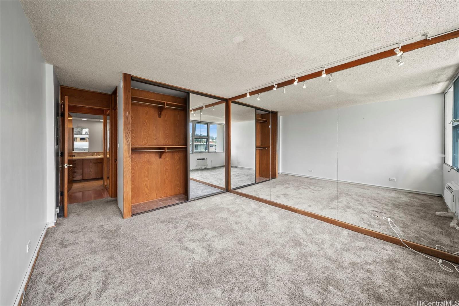 2825 South King Street  Unit 403
