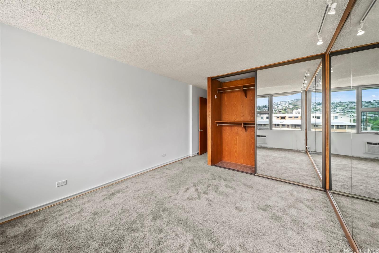 2825 South King Street  Unit 403