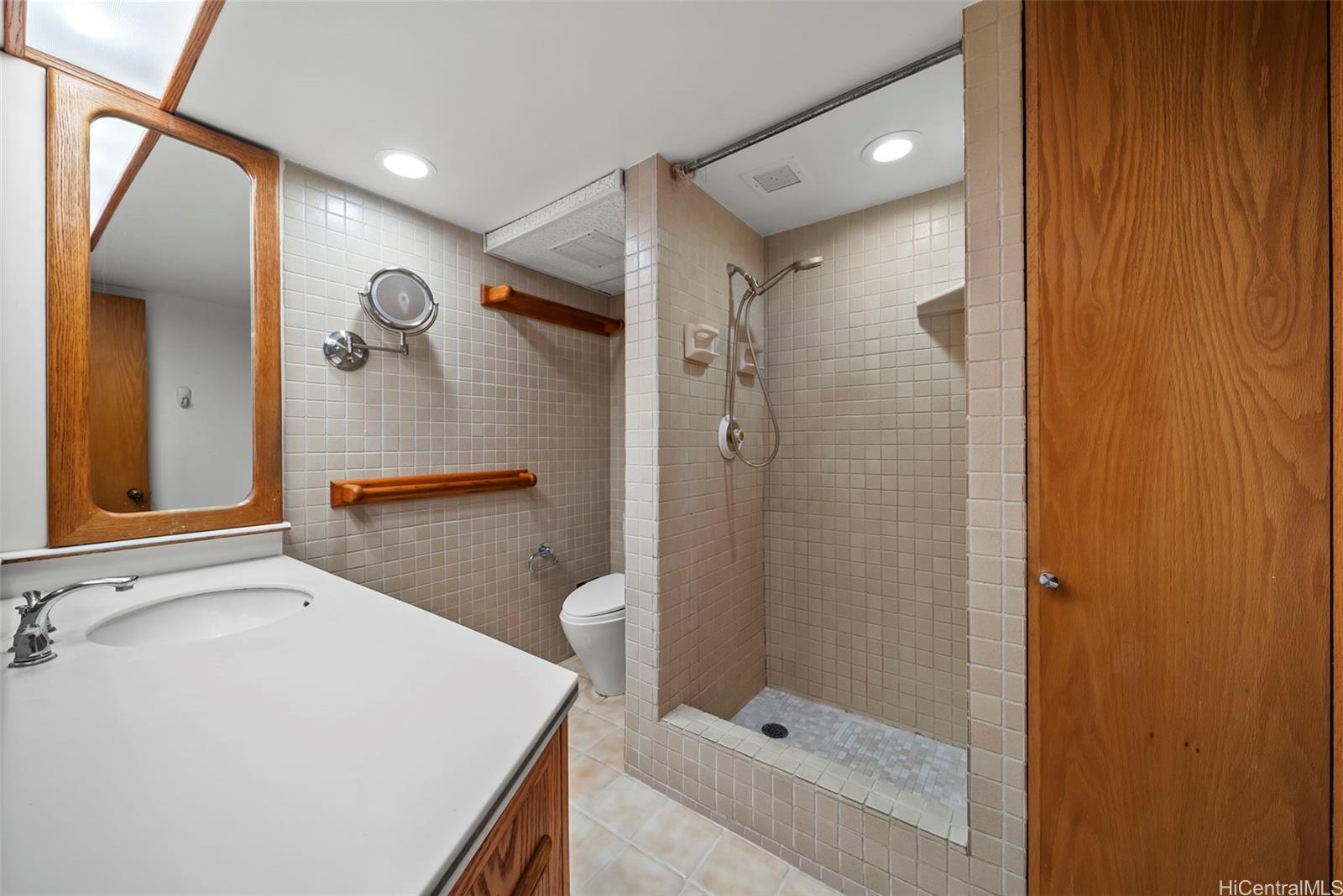 2825 South King Street  Unit 403