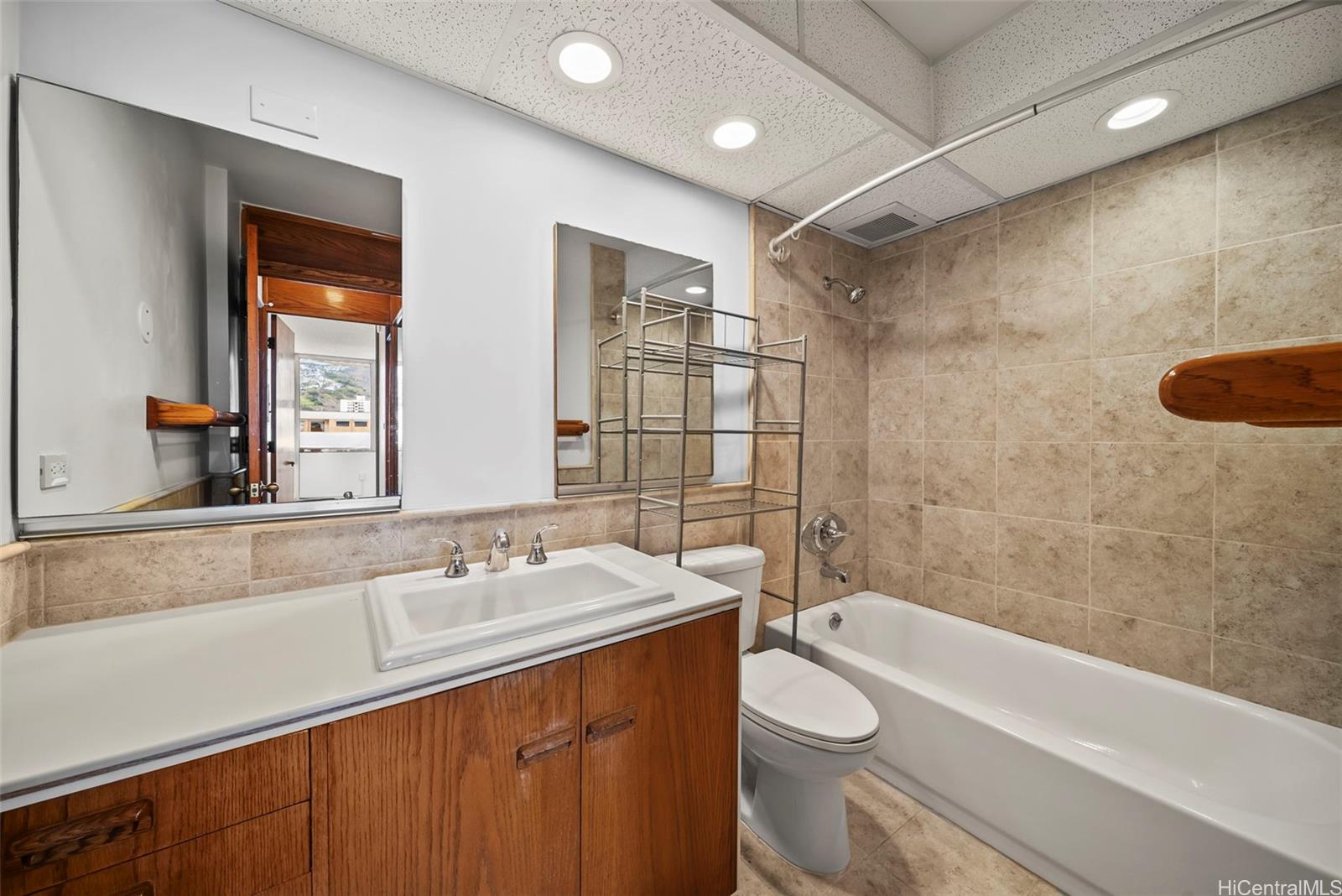 2825 South King Street  Unit 403