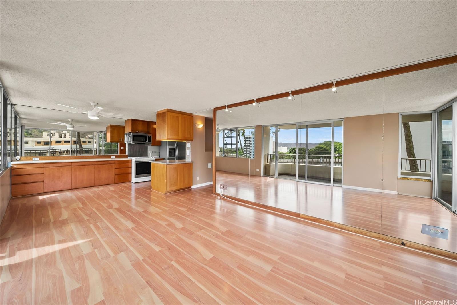 2825 South King Street  Unit 403
