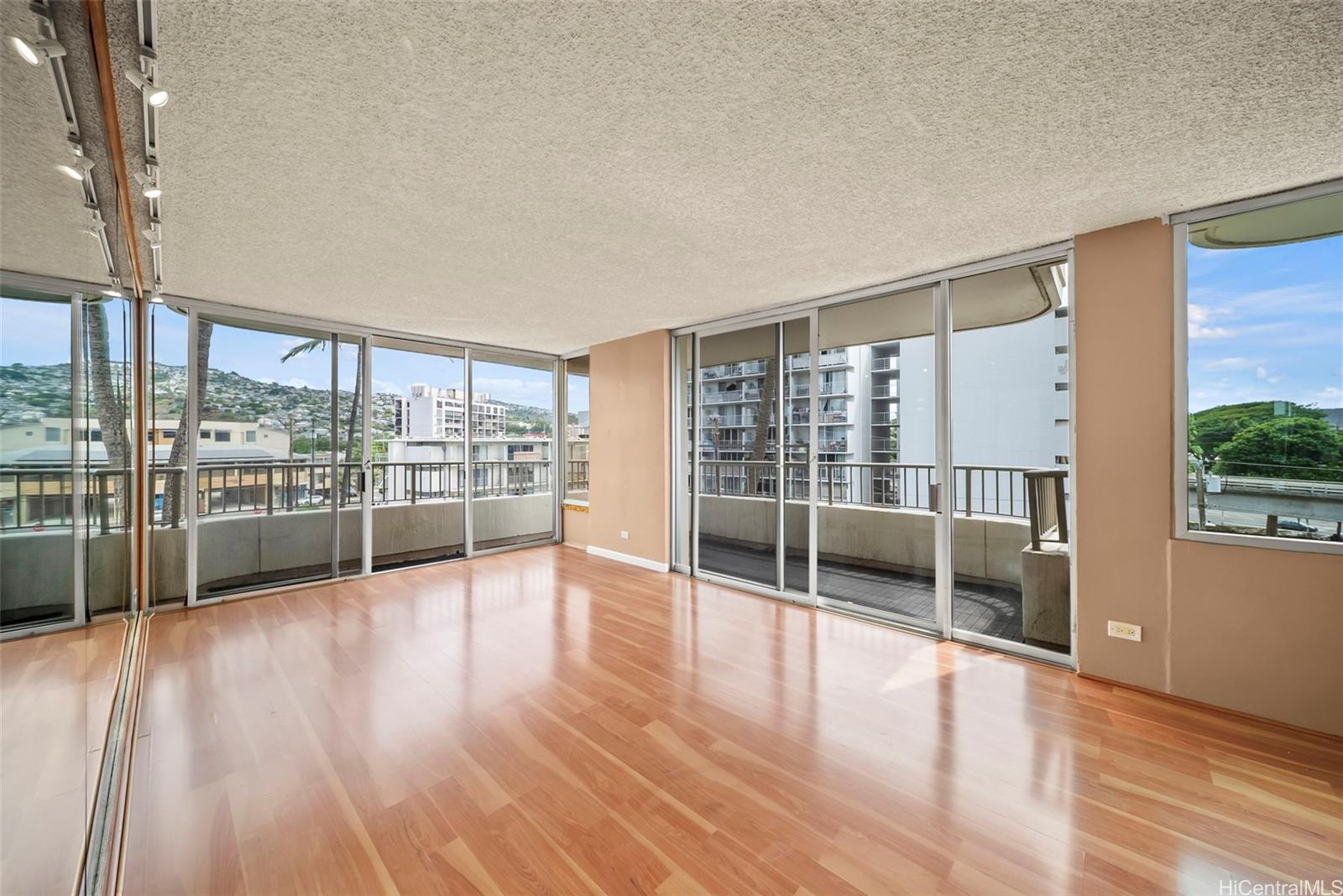2825 South King Street  Unit 403