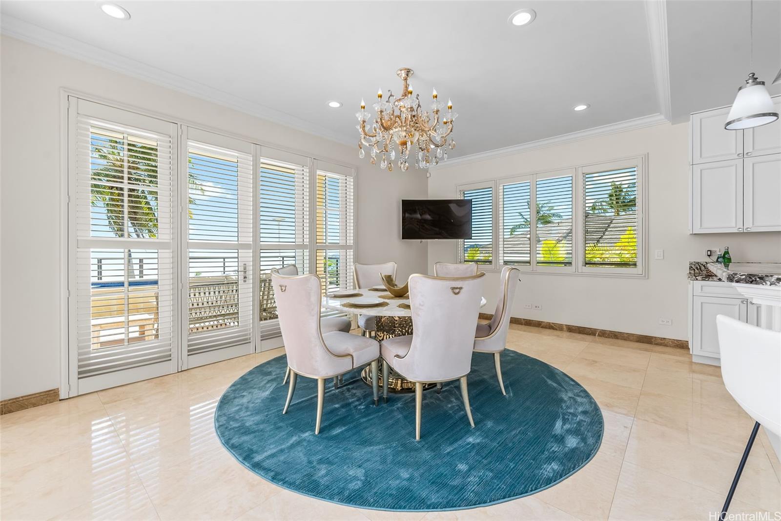 Photo 11 of 25