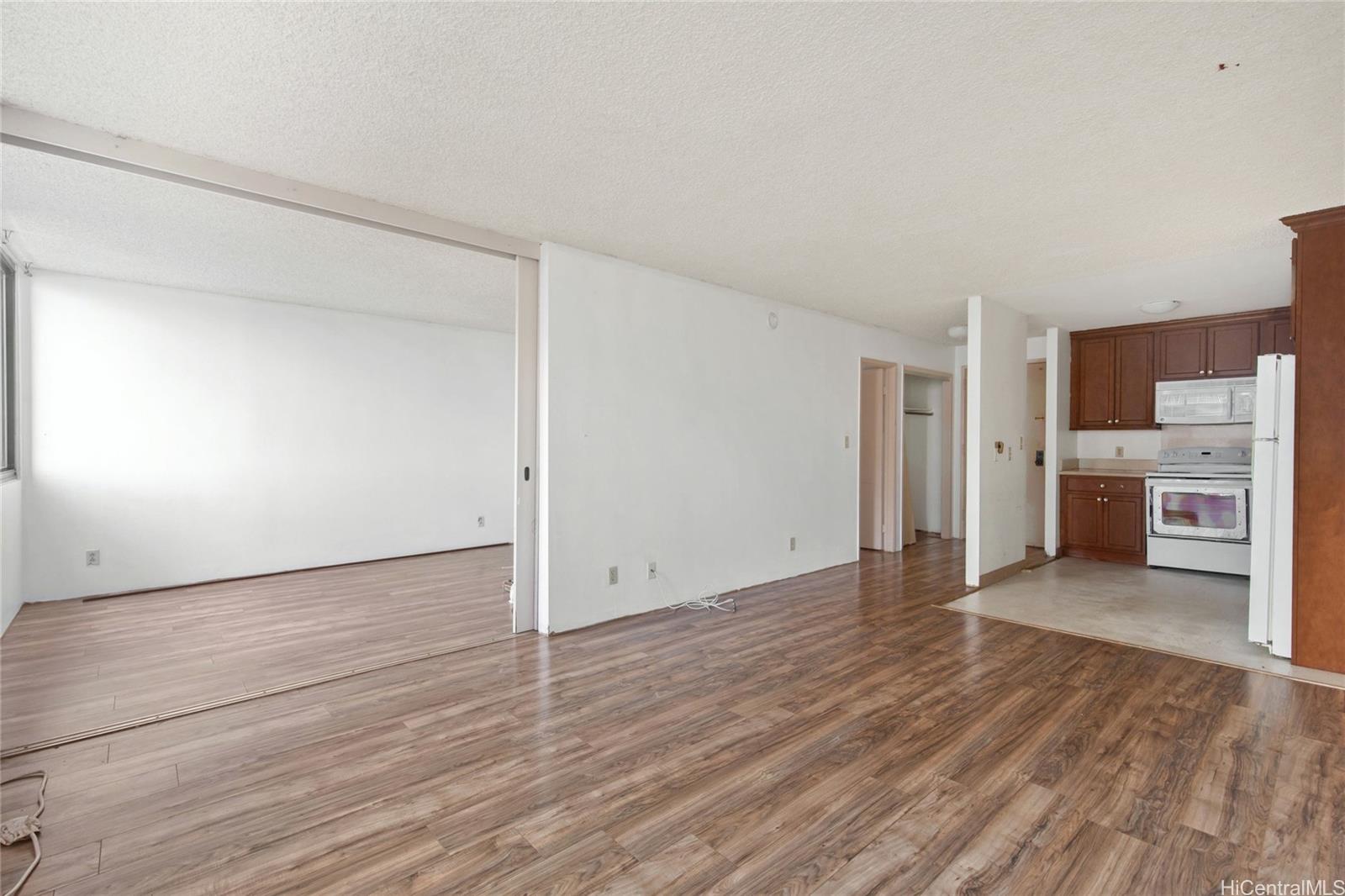 1255 Nuuanu Avenue E404