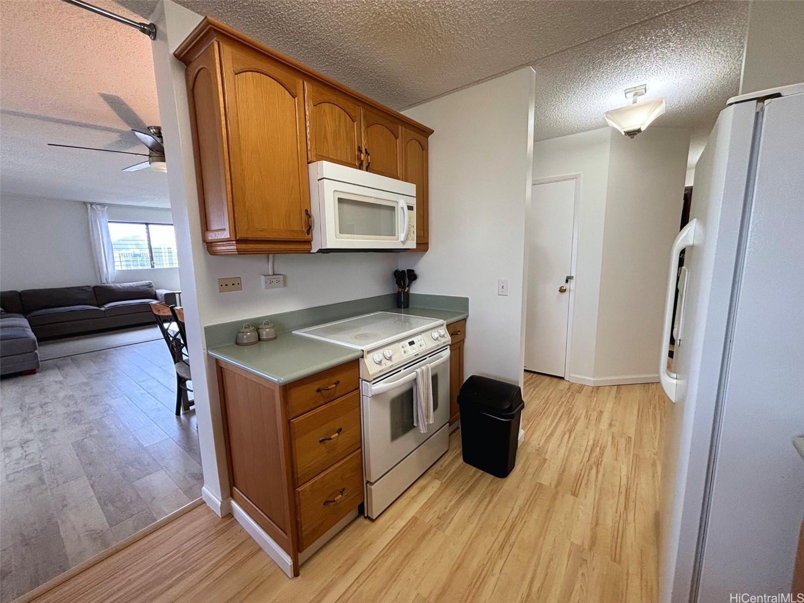 Photo 6 of 25