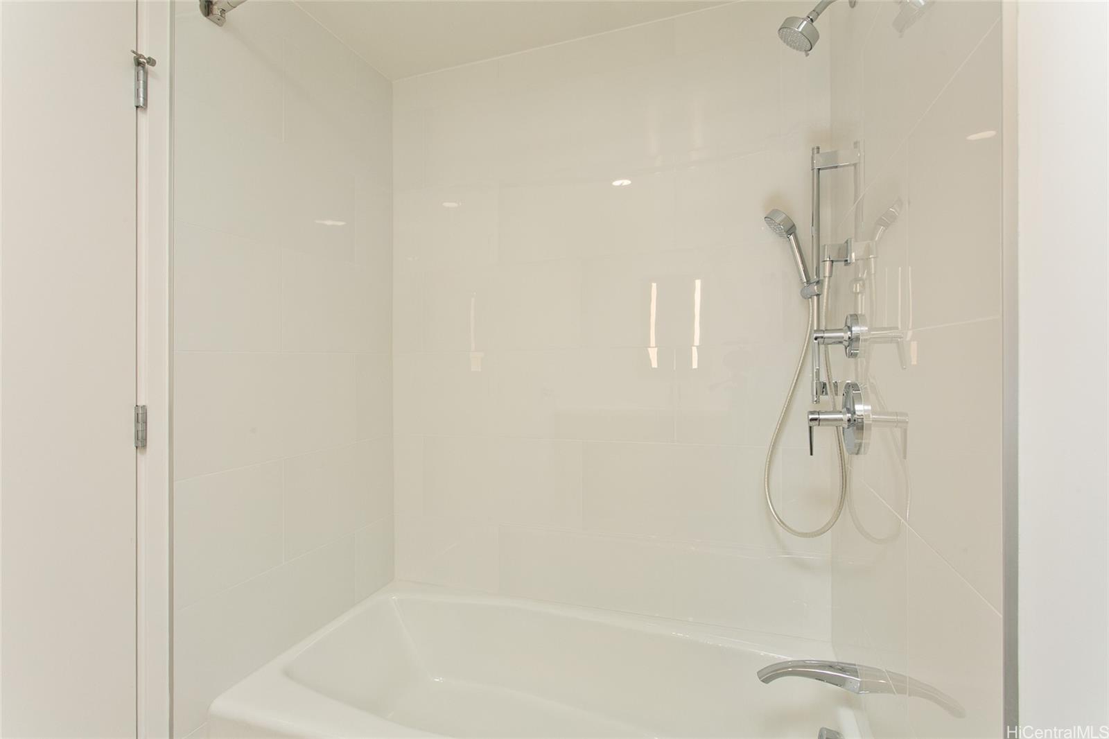 1515 Liona Street  Unit 2618