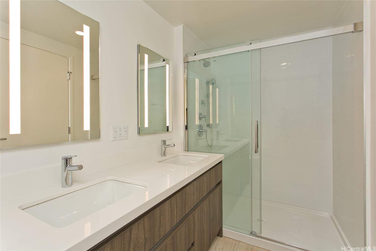 1515 Liona Street  Unit 2618
