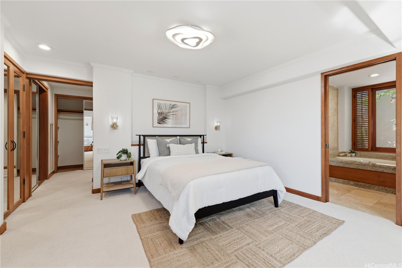 3210 Diamond Head Road  Unit 4