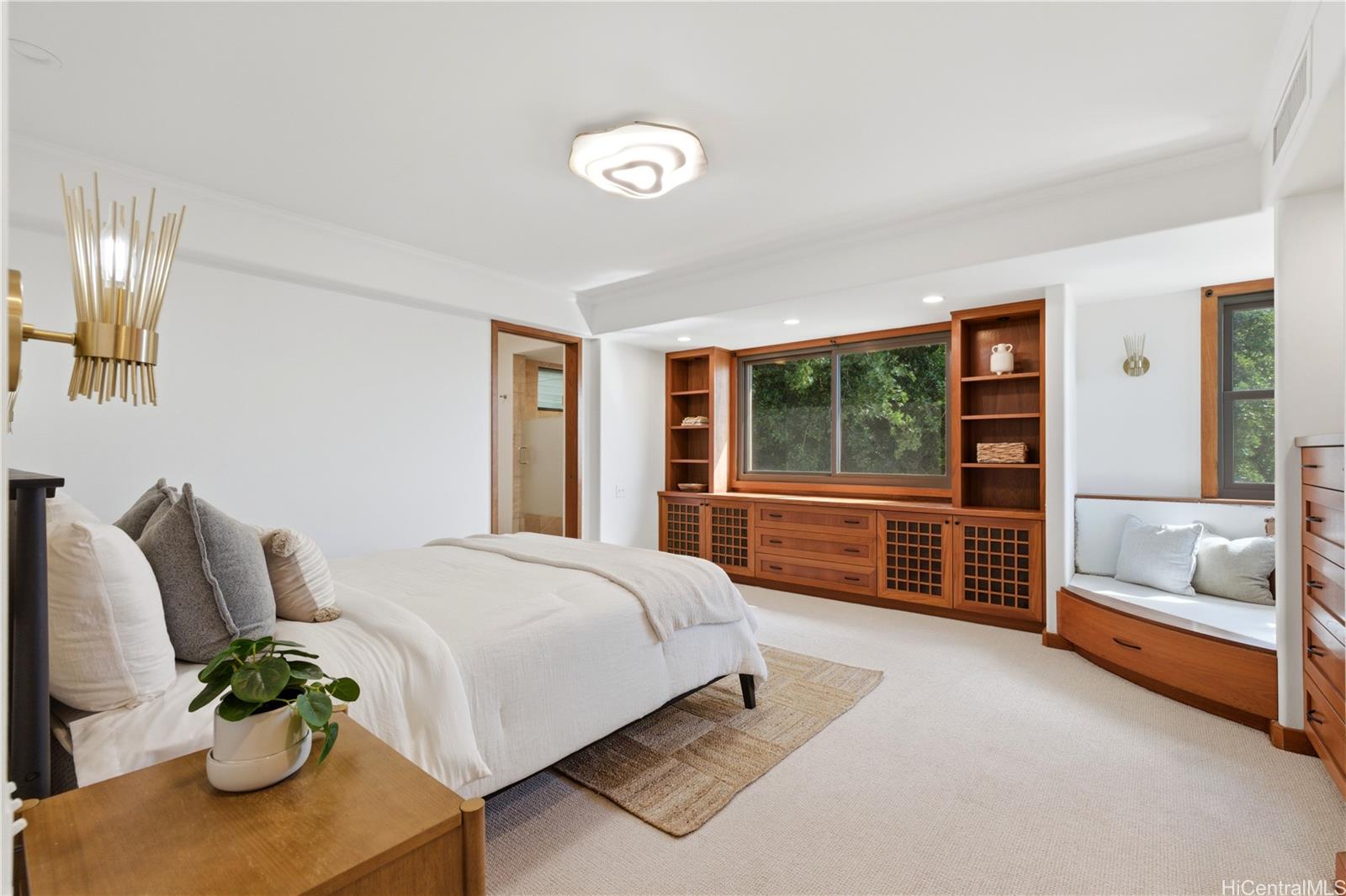 3210 Diamond Head Road  Unit 4