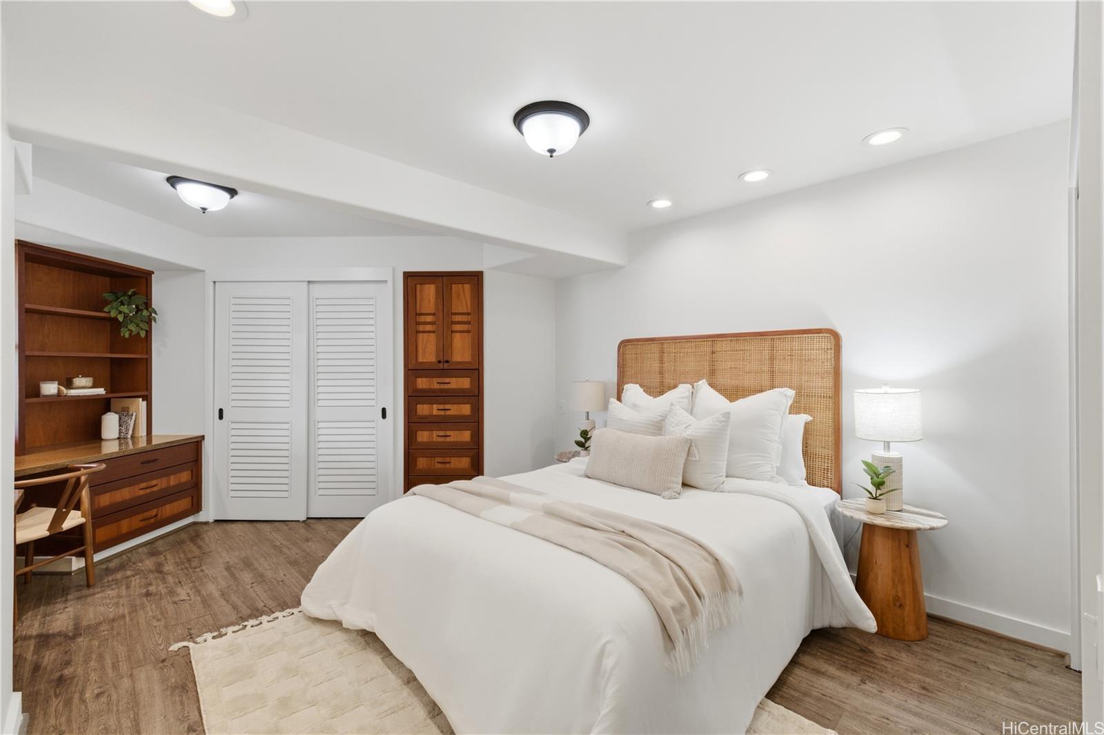 3210 Diamond Head Road  Unit 4