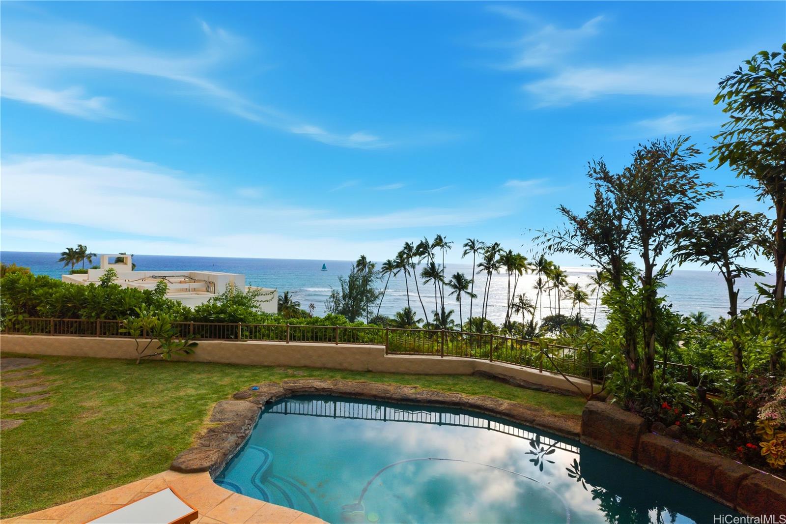 3210 Diamond Head Road  Unit 4