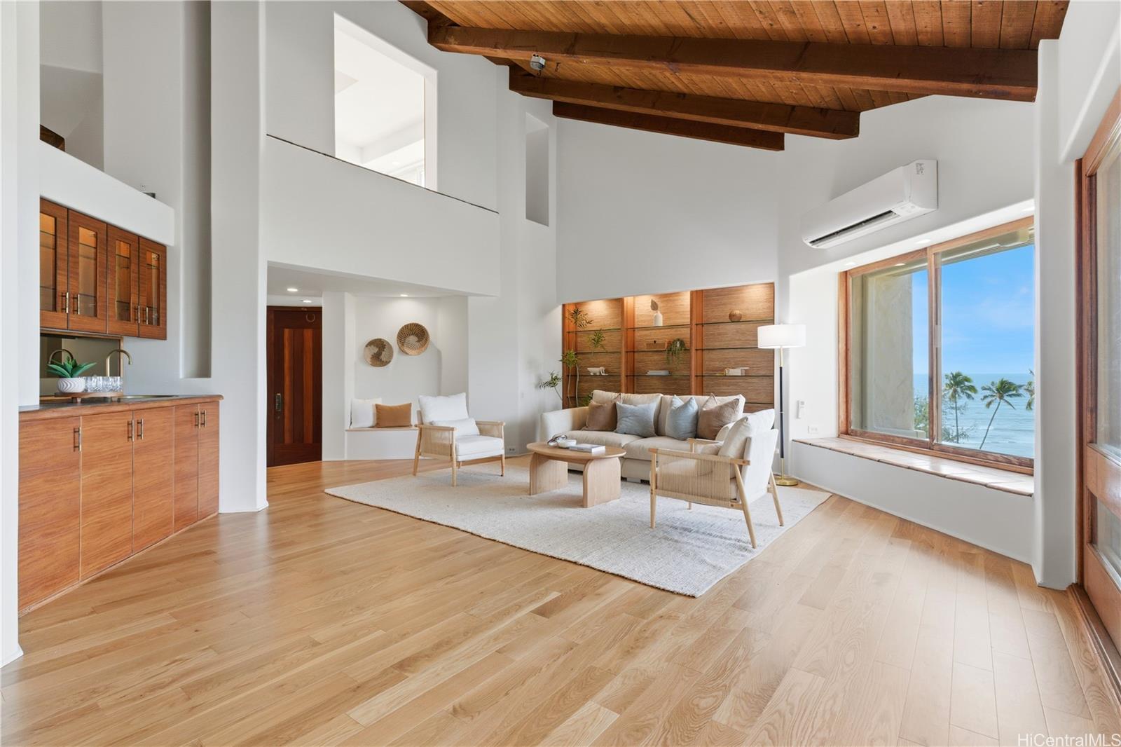3210 Diamond Head Road  Unit 4