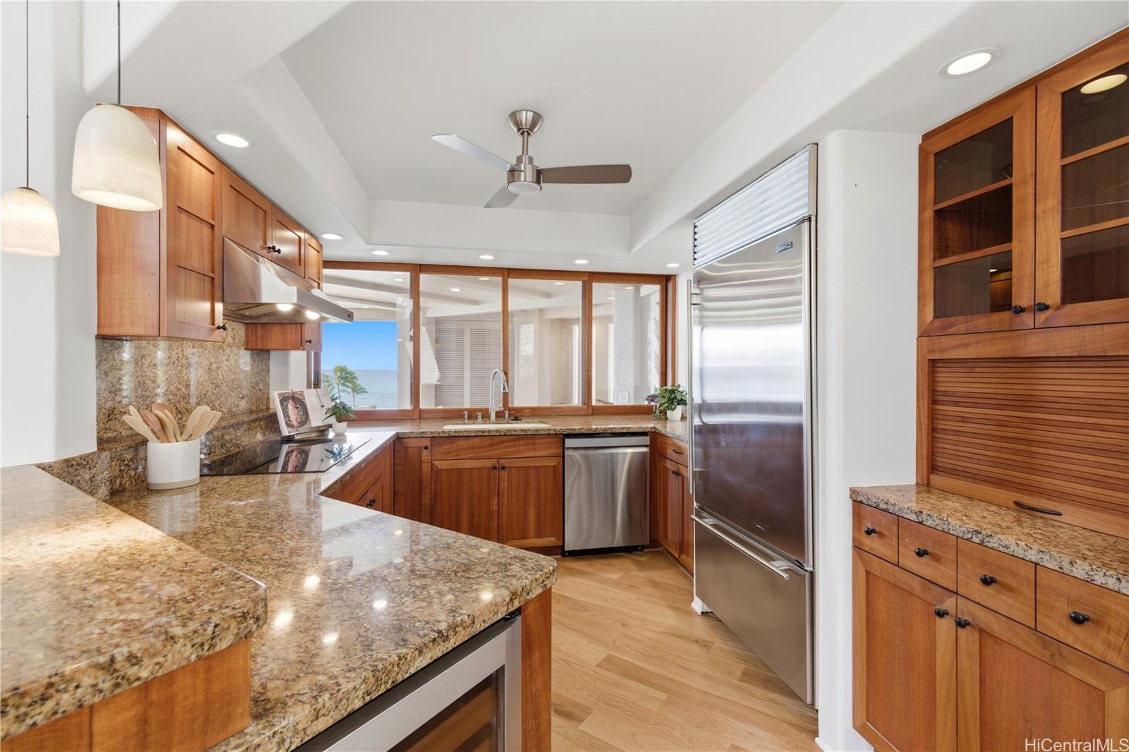 3210 Diamond Head Road  Unit 4