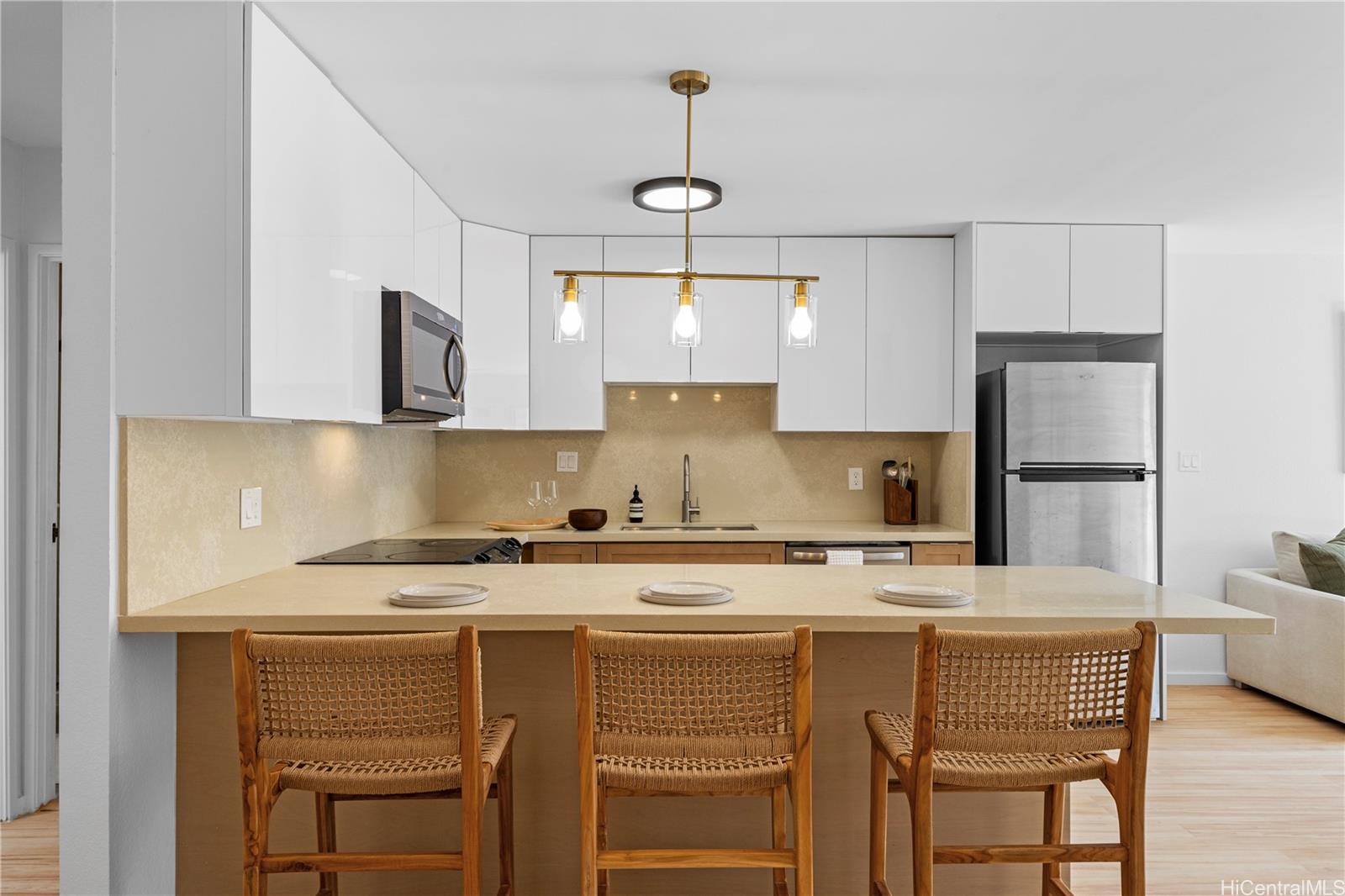 46-78 Emepela Place M102