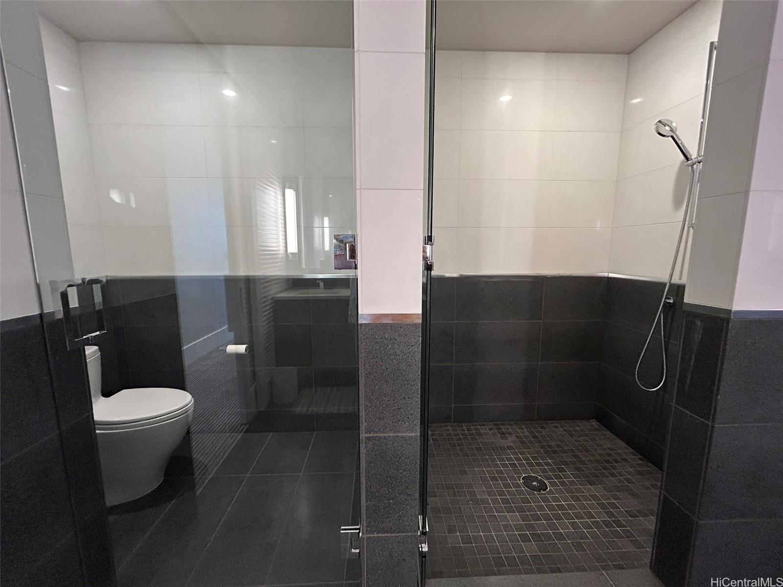Photo 22 of 25