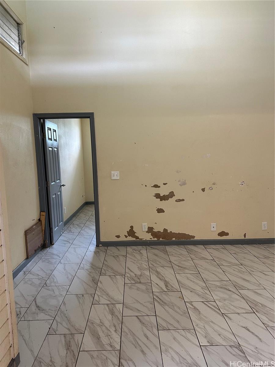 Photo 19 of 24