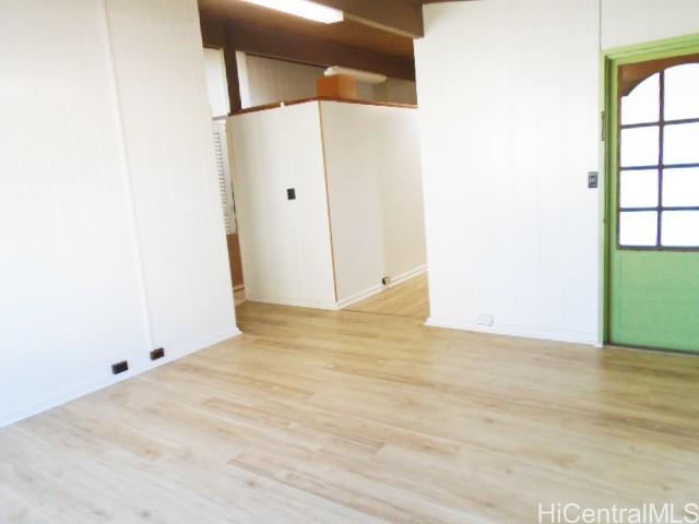 Photo 4 of 23