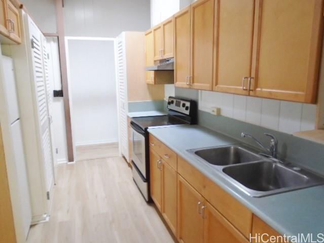 Photo 5 of 23