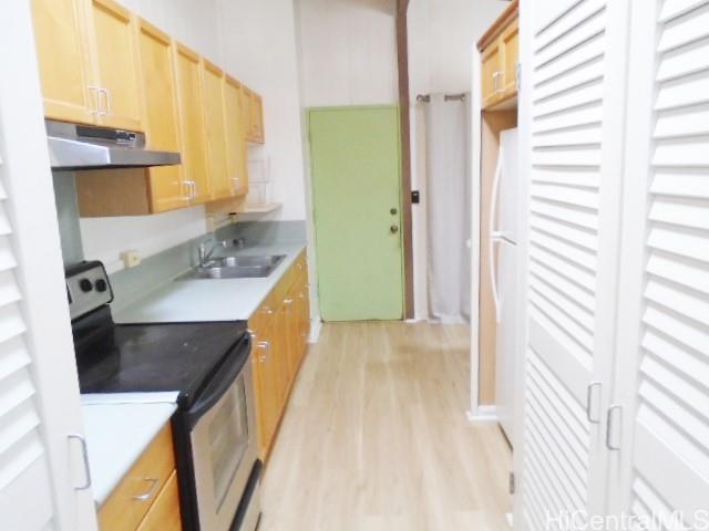Photo 7 of 23