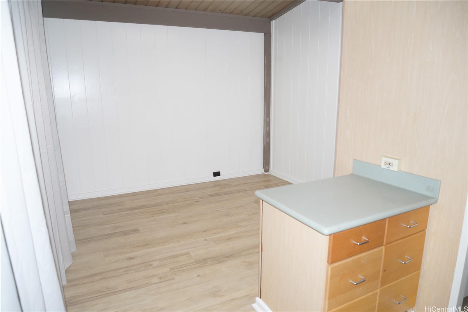 Photo 9 of 23