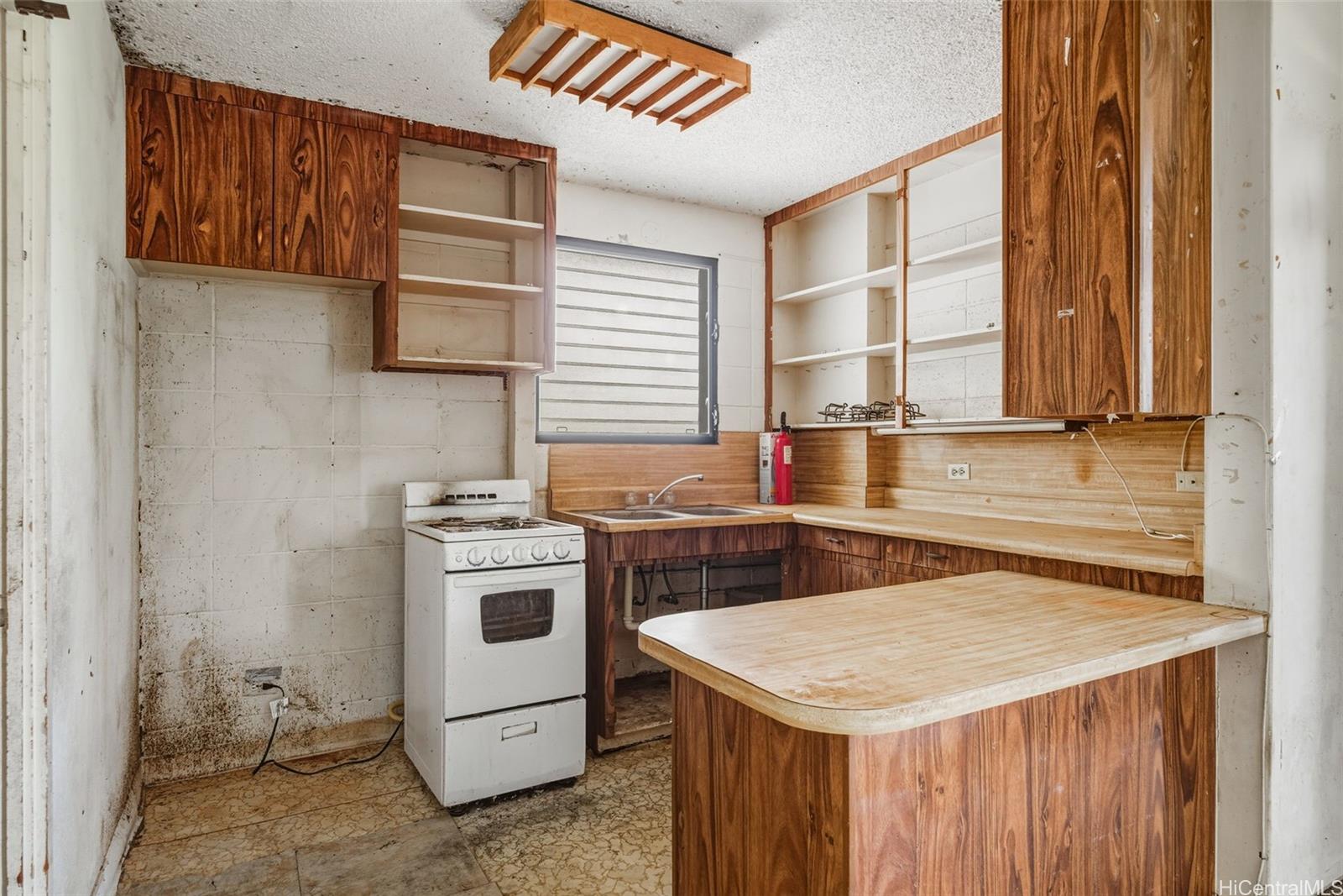 Photo 9 of 20