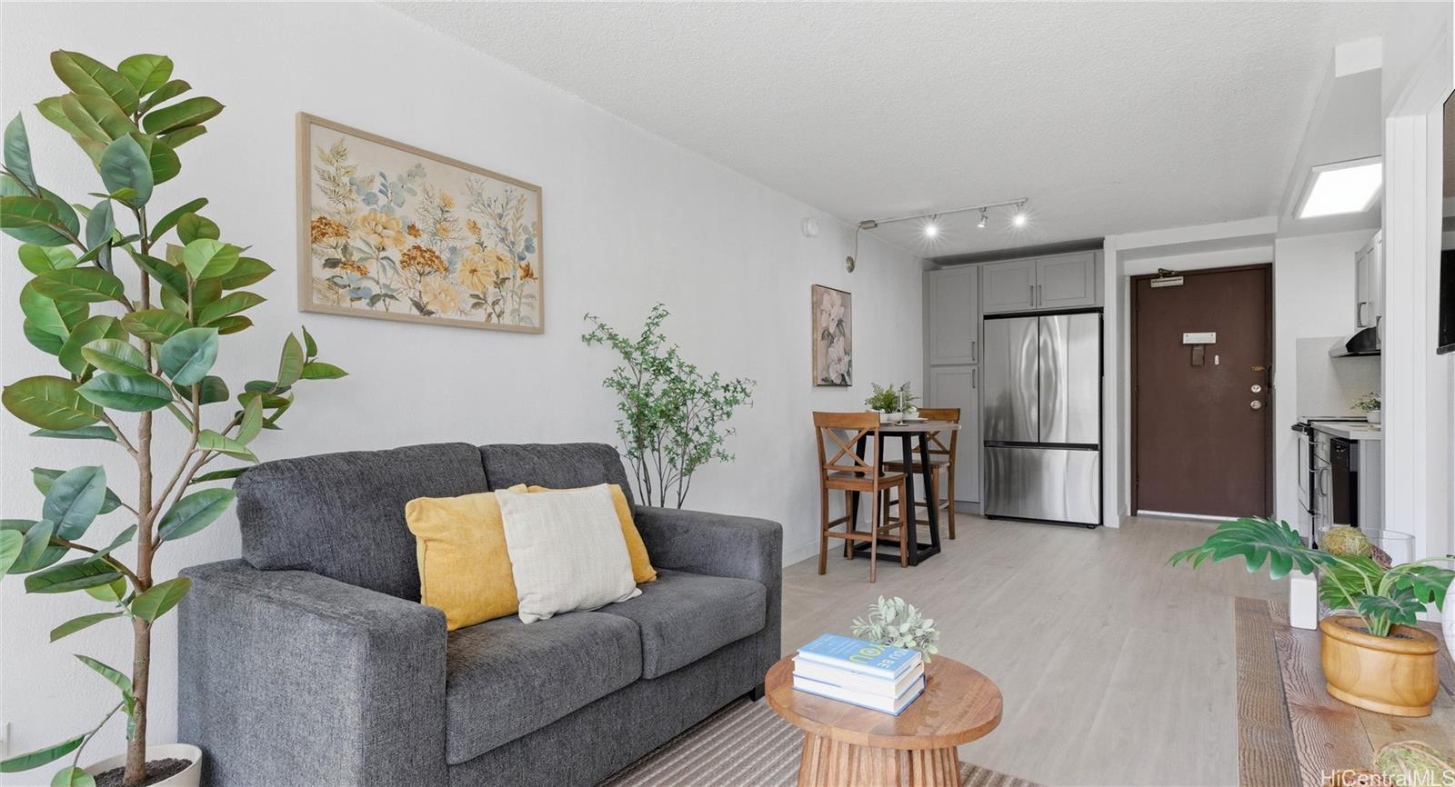 1655 Makaloa Street 406