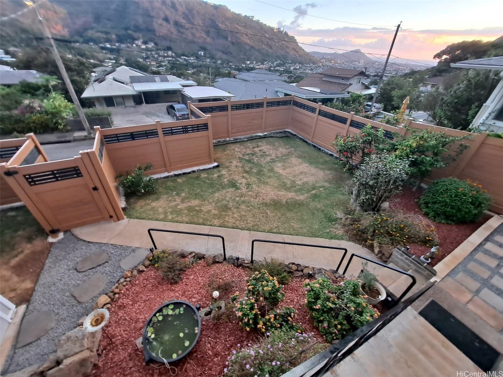 Photo 22 of 25