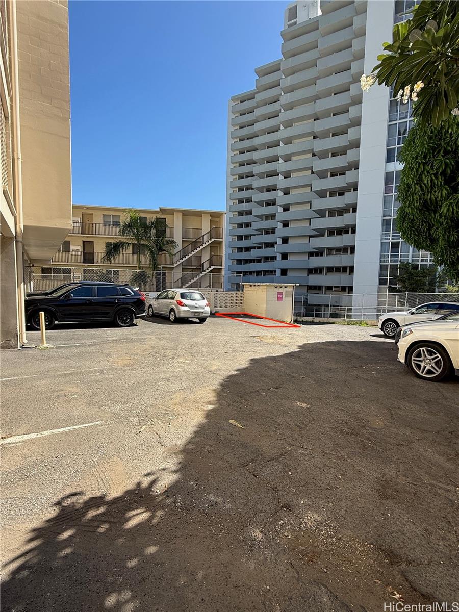 Photo 16 of 18